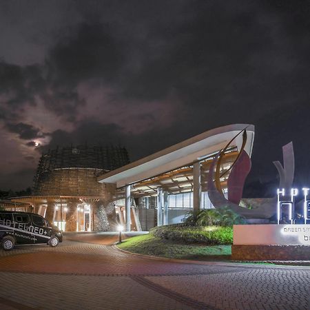 Hotel Neo+ Green Savana Sentul City Bogor Exterior foto
