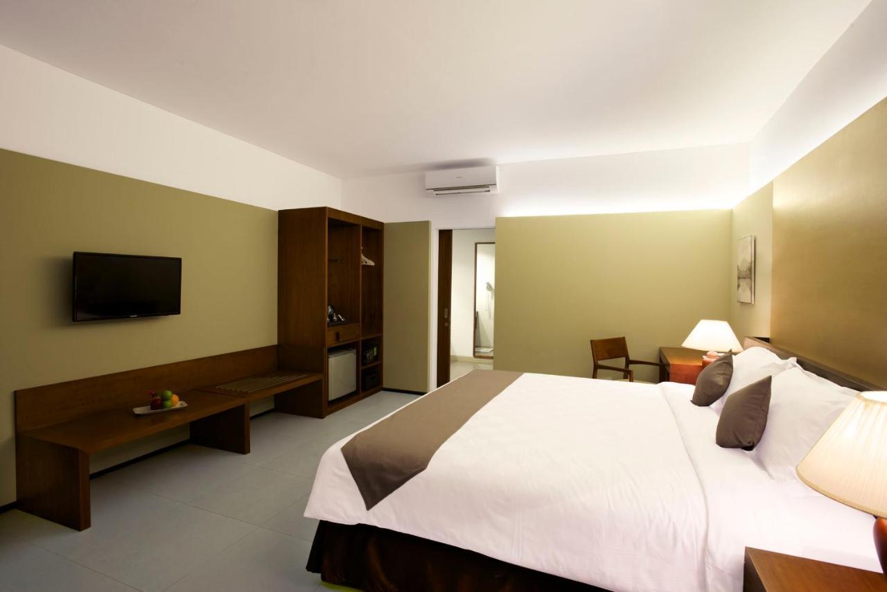 Hotel Neo+ Green Savana Sentul City Bogor Exterior foto